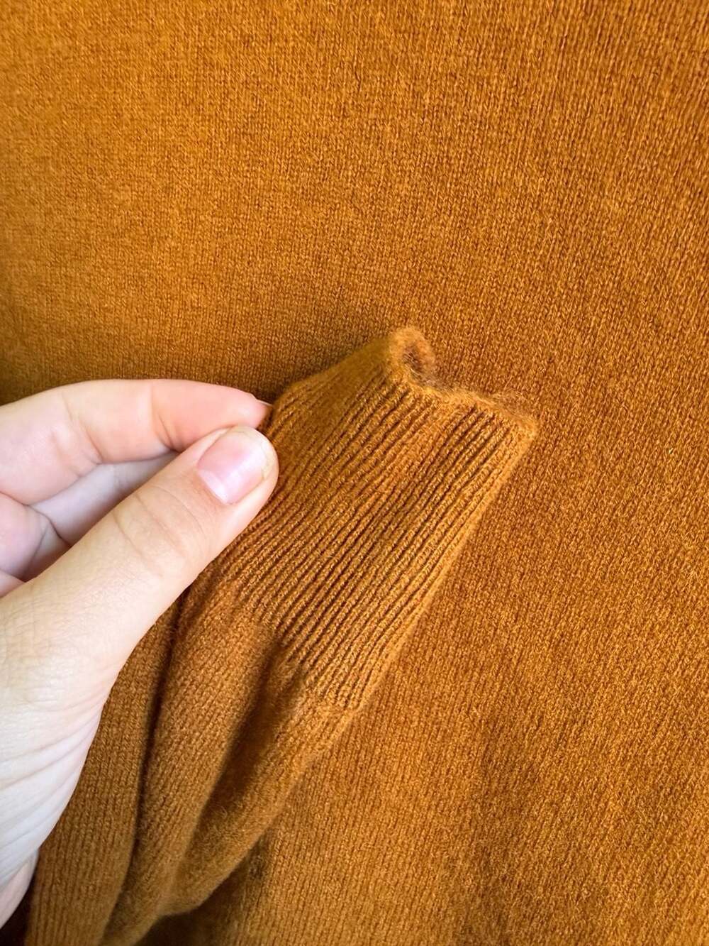 Uniqlo 100% Superfine Merino Wool Turtleneck Sweater Mustard Brown Size M - Picture 2 of 4
